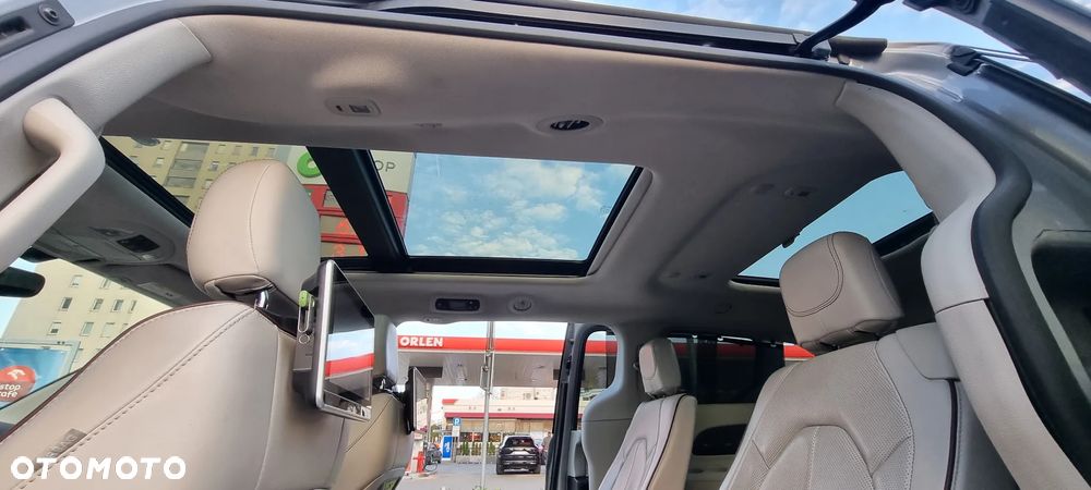 Chrysler Pacifica - 33