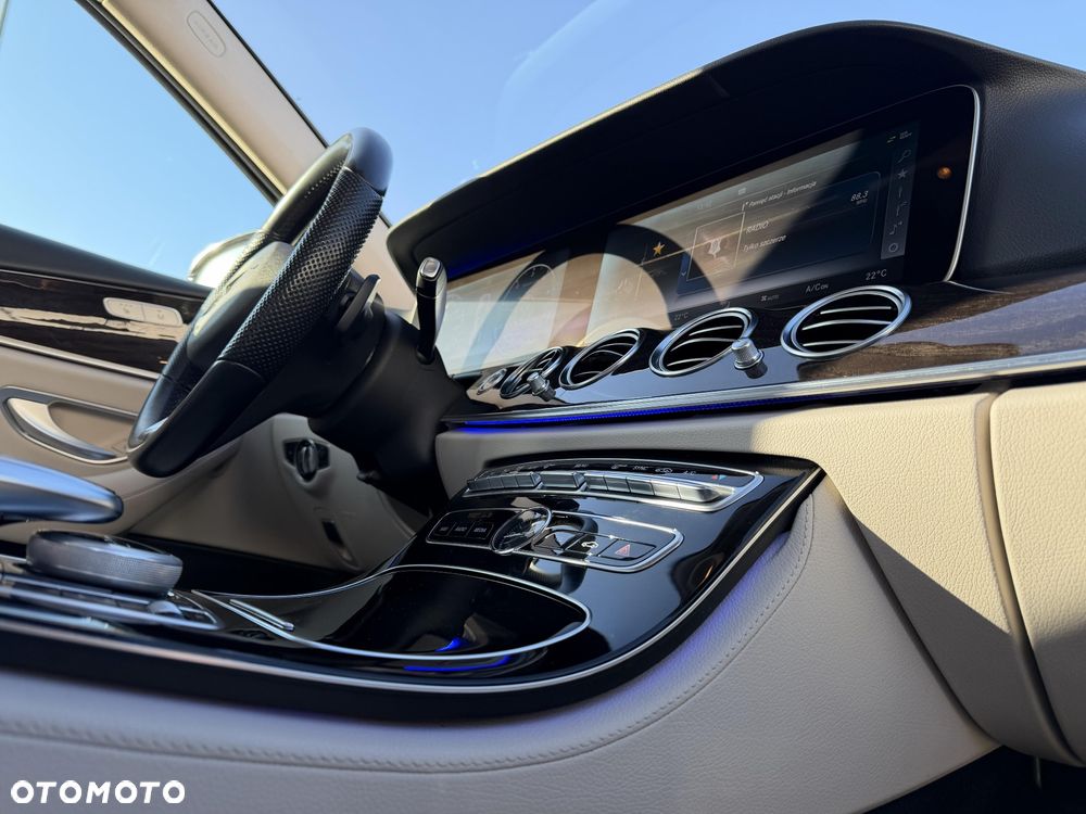 Mercedes-Benz Klasa E 220 d 9G-TRONIC - 20