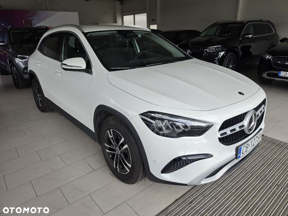 Mercedes-Benz GLA 200 Style - 4