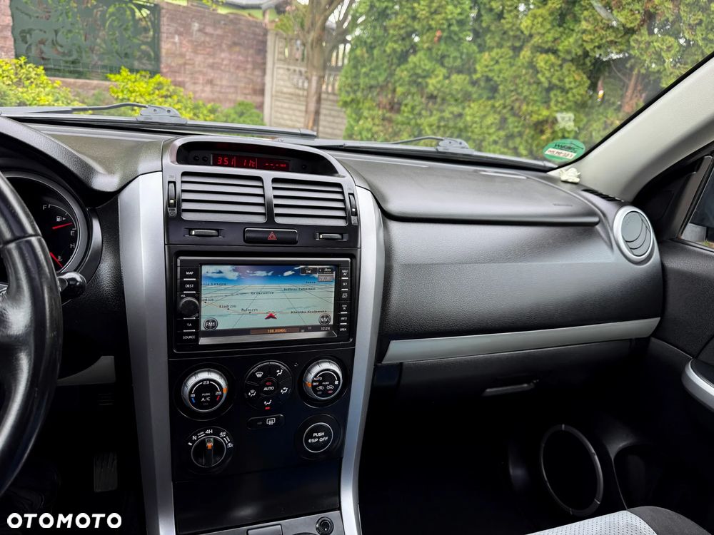 Suzuki Grand Vitara 2.0 De luxe - 13