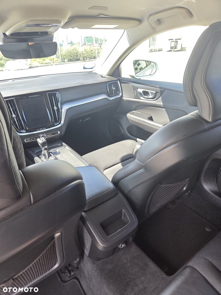 Volvo V60 D4 Geartronic Momentum - 19