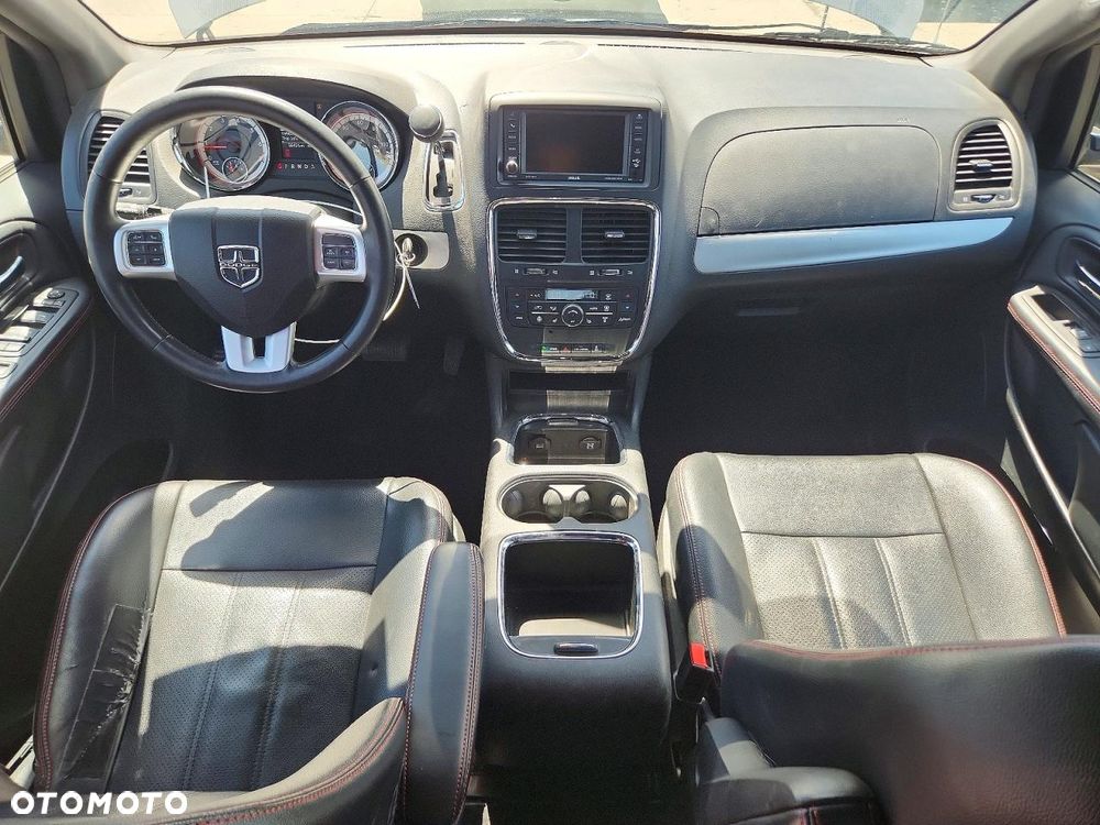 Dodge Grand Caravan - 8