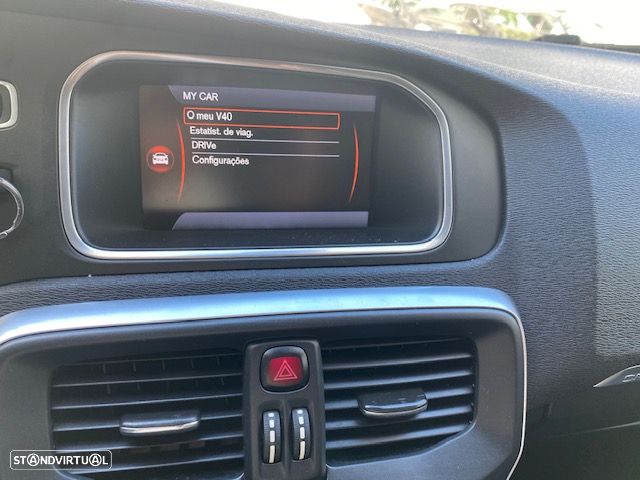 Volvo V40 Cross Country 1.6 D2 Summum - 13
