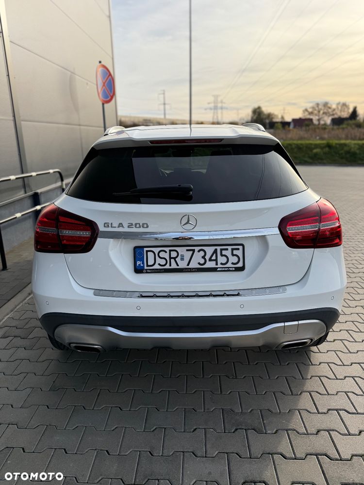 Mercedes-Benz GLA 200 7G-DCT Urban - 6