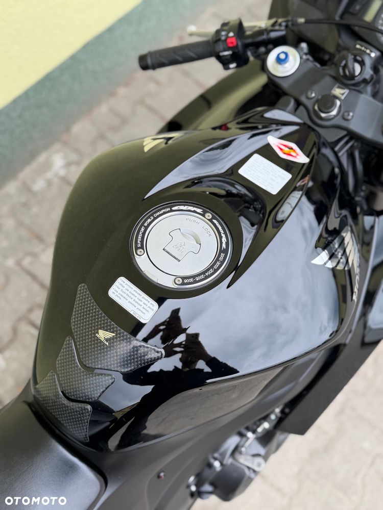 Honda CBR - 16