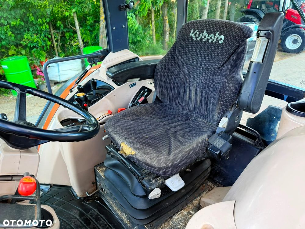 Kubota M9960 Hydraulic Shuttle - 17