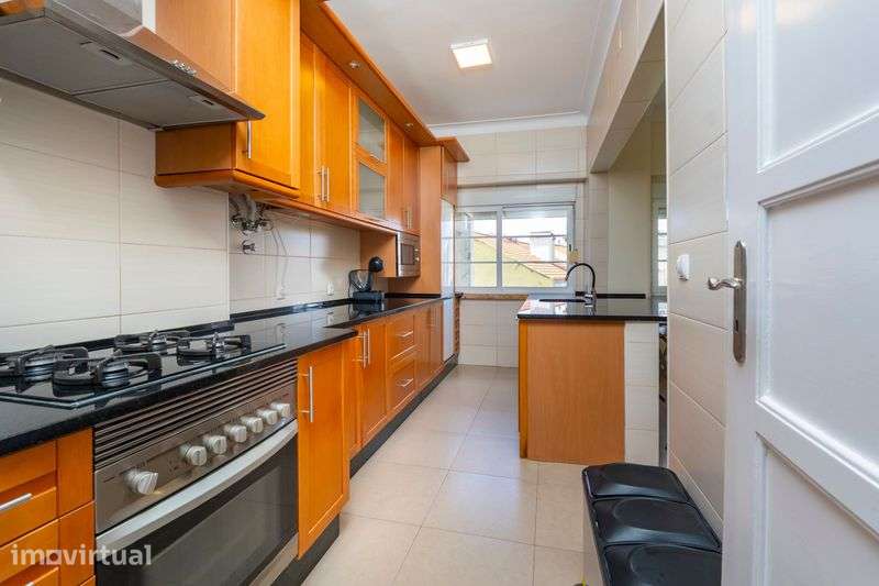 Apartamento t3+1 zona central junto Alameda em Lisboa - Grande imagem: 2/12