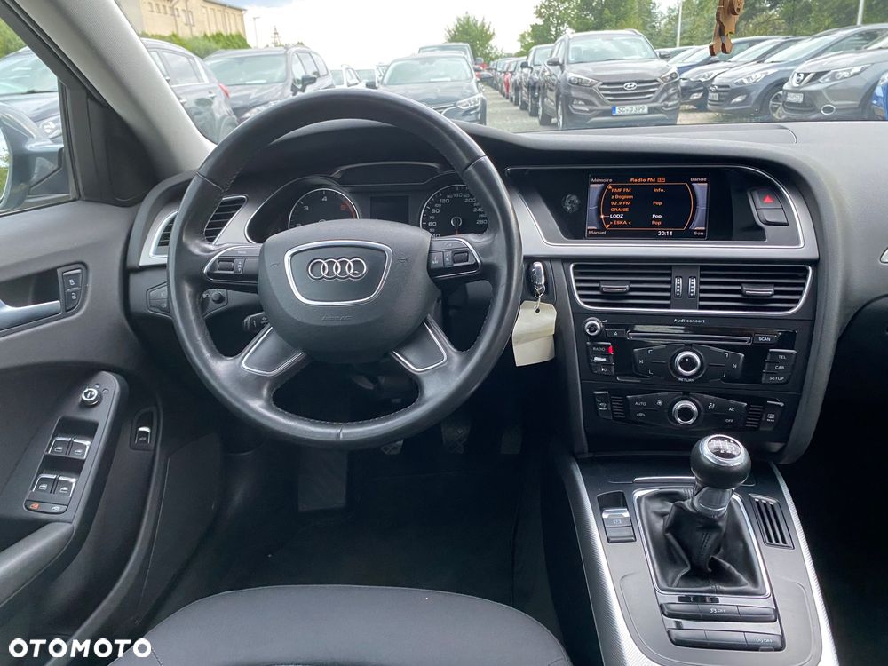 Audi A4 Limousine 2.0 TDI DPF clean diesel Ambiente - 31