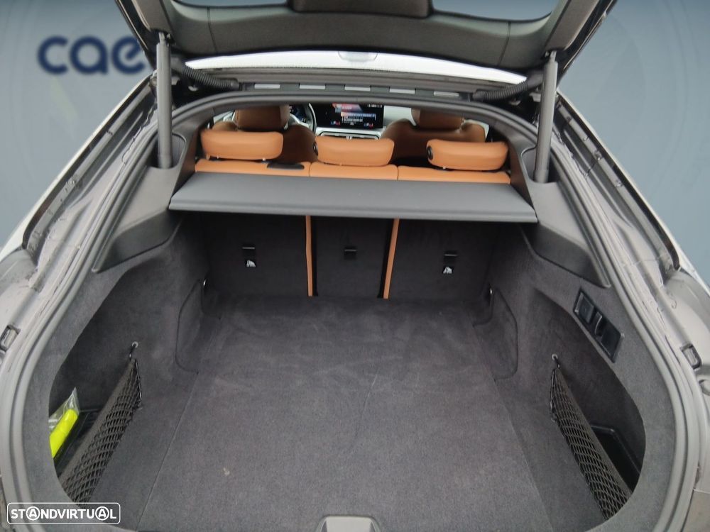 BMW i4 eDrive40 Edição Desportiva M - 24
