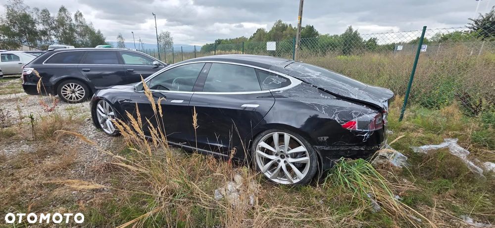 Tesla Model S Long Range Plus - 32