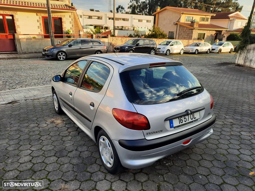 Peugeot 206 1.1 Color Line - 4