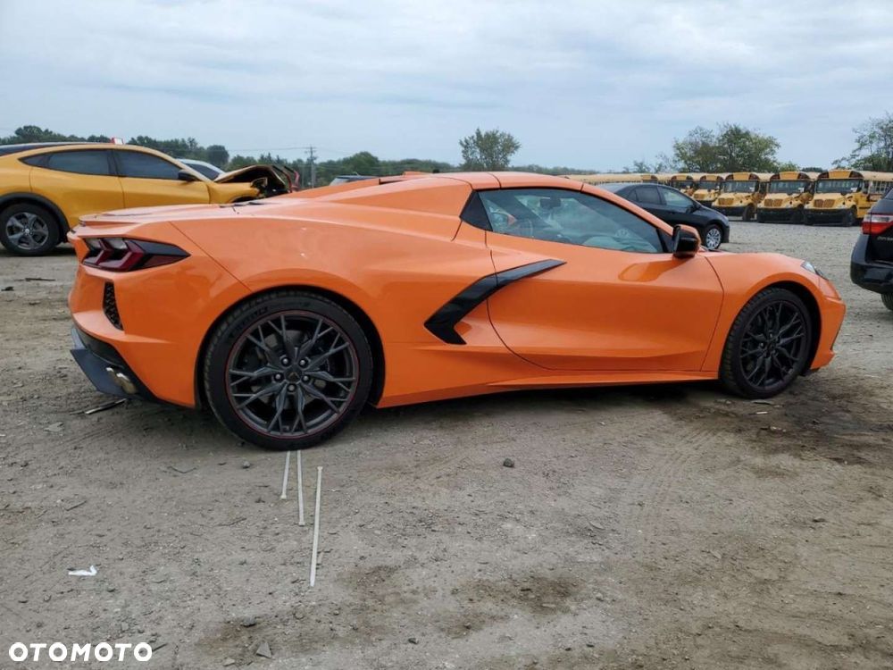 Chevrolet Corvette - 4