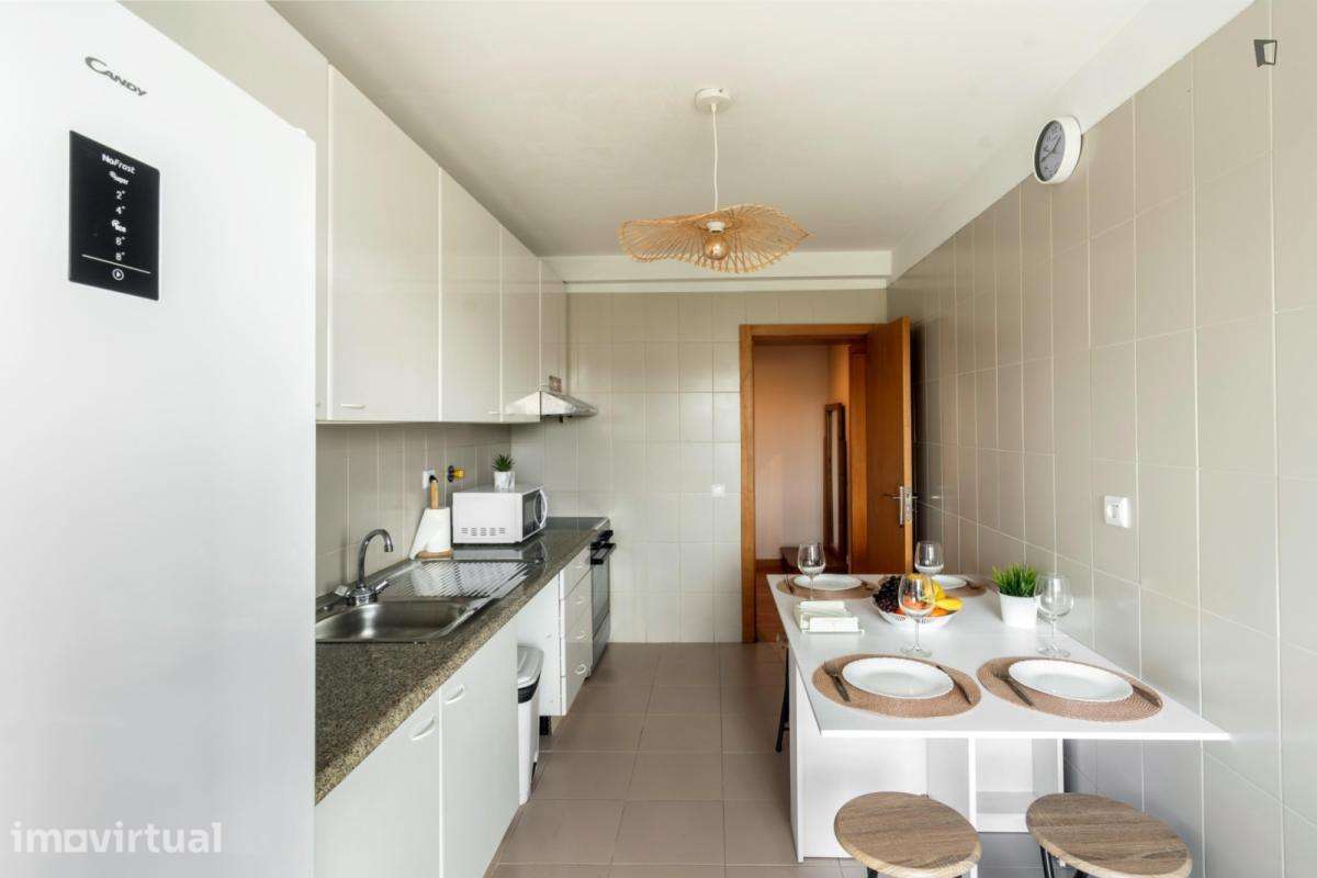 Apartamento com 1 quartos - localizado em Valbom Porto - Grande imagem: 2/15
