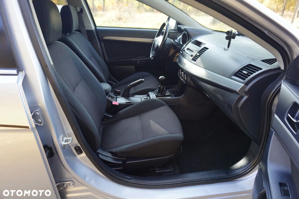 Mitsubishi Lancer - 34