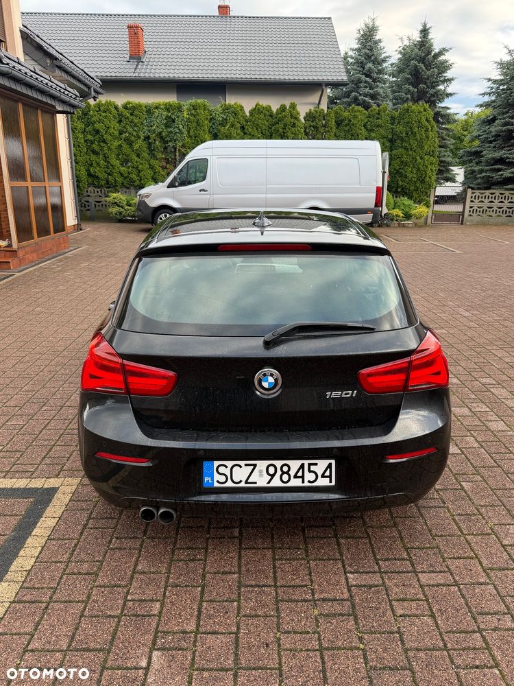 BMW Seria 1 120i - 4