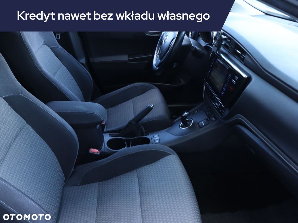 Toyota Auris - 11