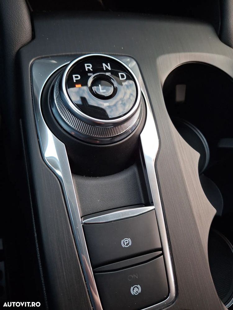 Ford Kuga 1.5 EcoBoost A8 FWD Titanium - 30