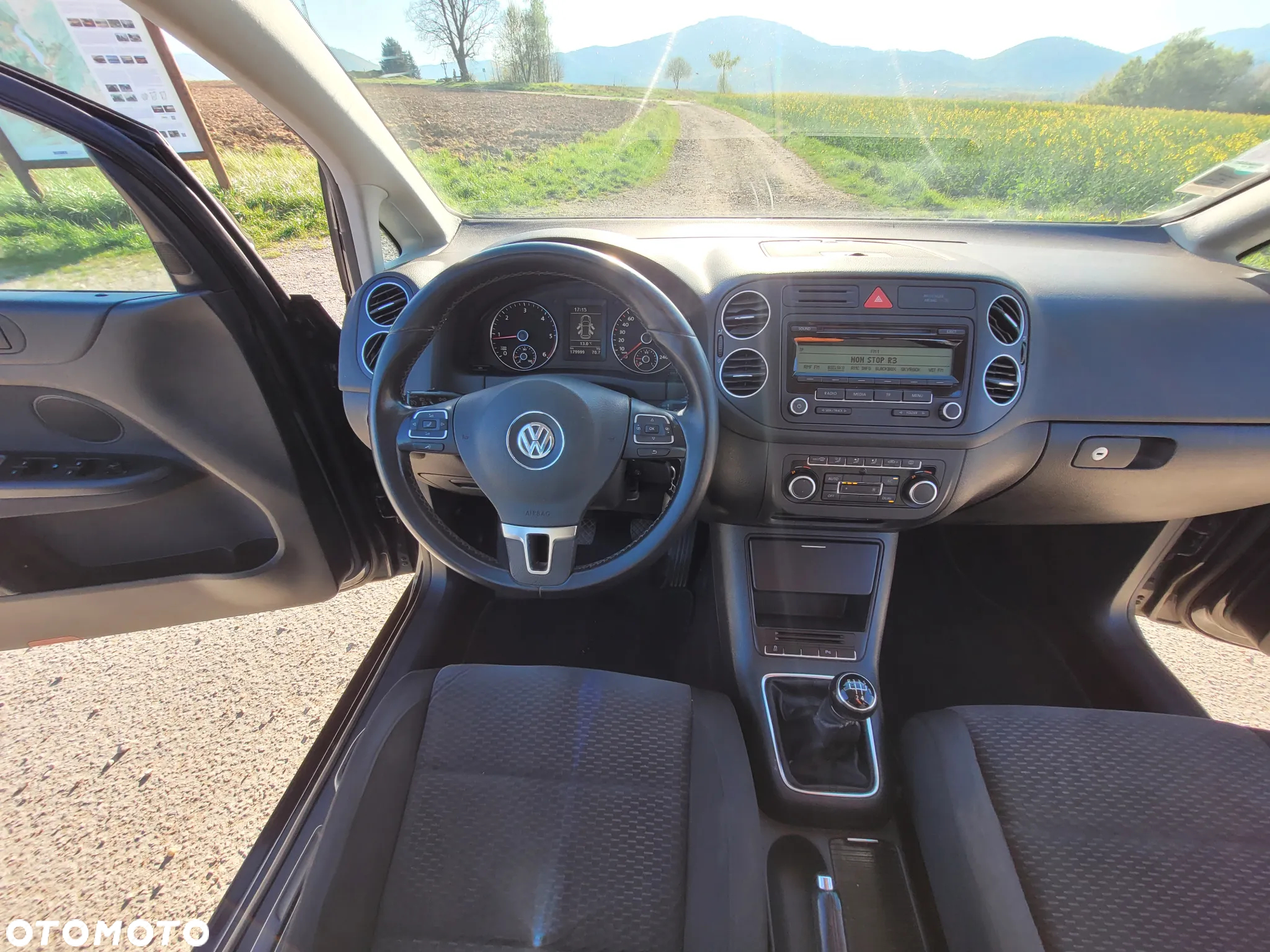 Volkswagen Golf Plus 1.6 TDI BlueMot Comfortline - 26