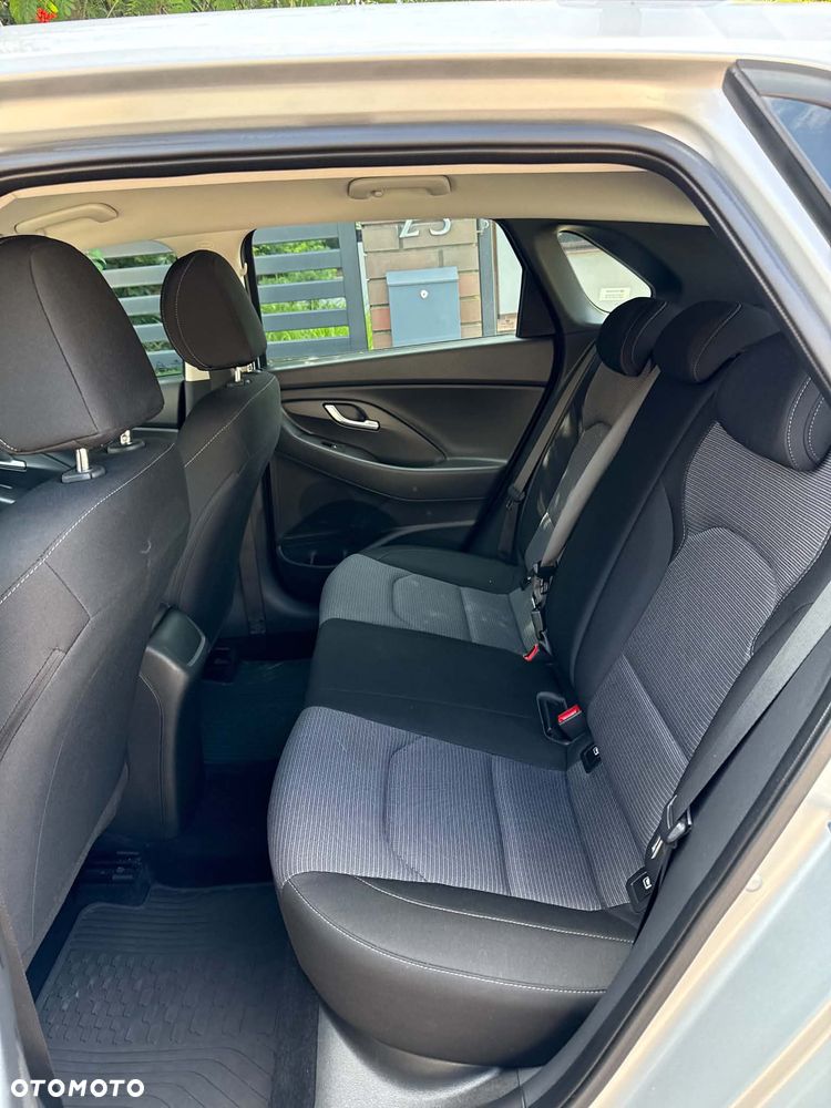 Hyundai i30 1.5 DPI Classic + - 8