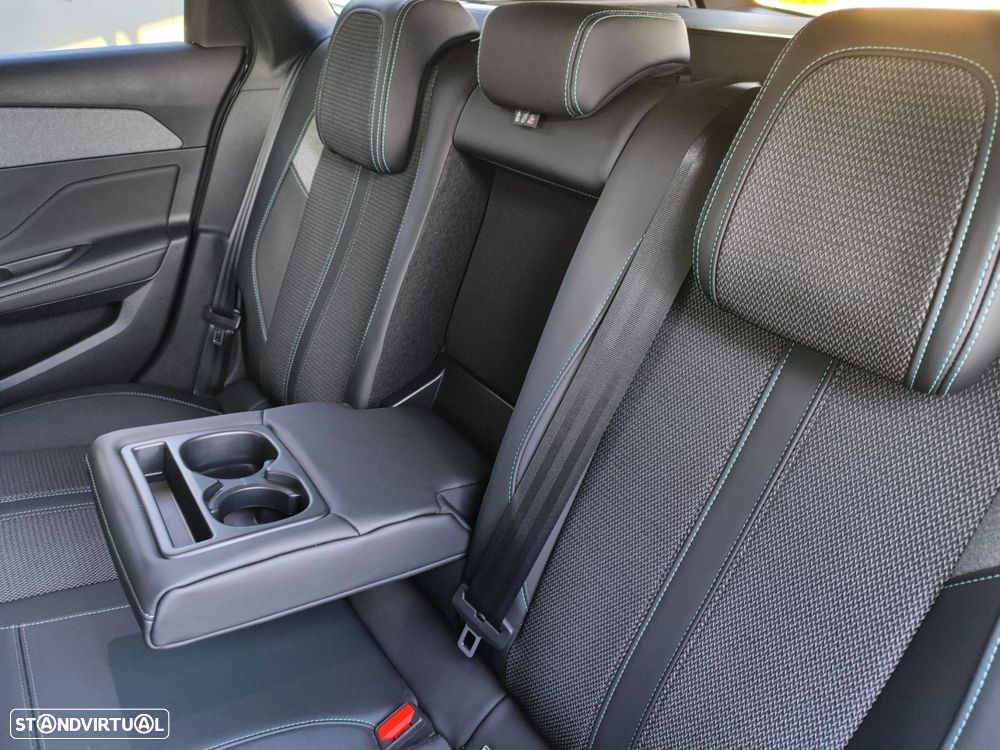 Peugeot 308 SW 1.2 PureTech Allure - 12