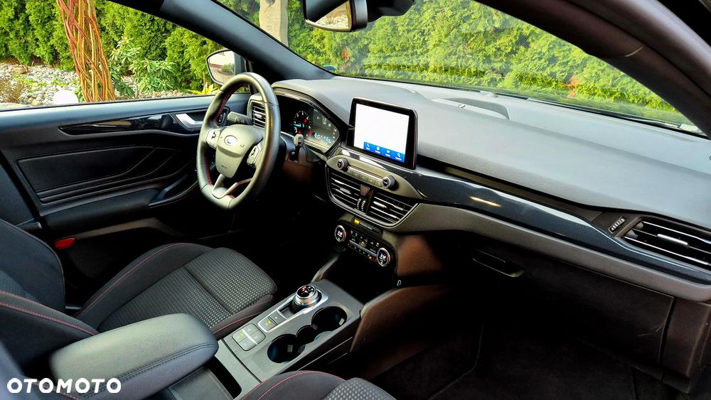 Ford Focus 1.5 EcoBlue Start-Stopp-System ST-LINE - 22