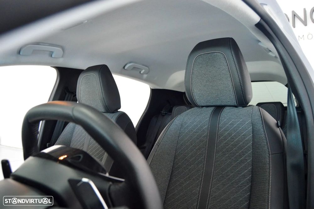 Peugeot 208 1.2 Hybrid Allure e-DCS6 - 51