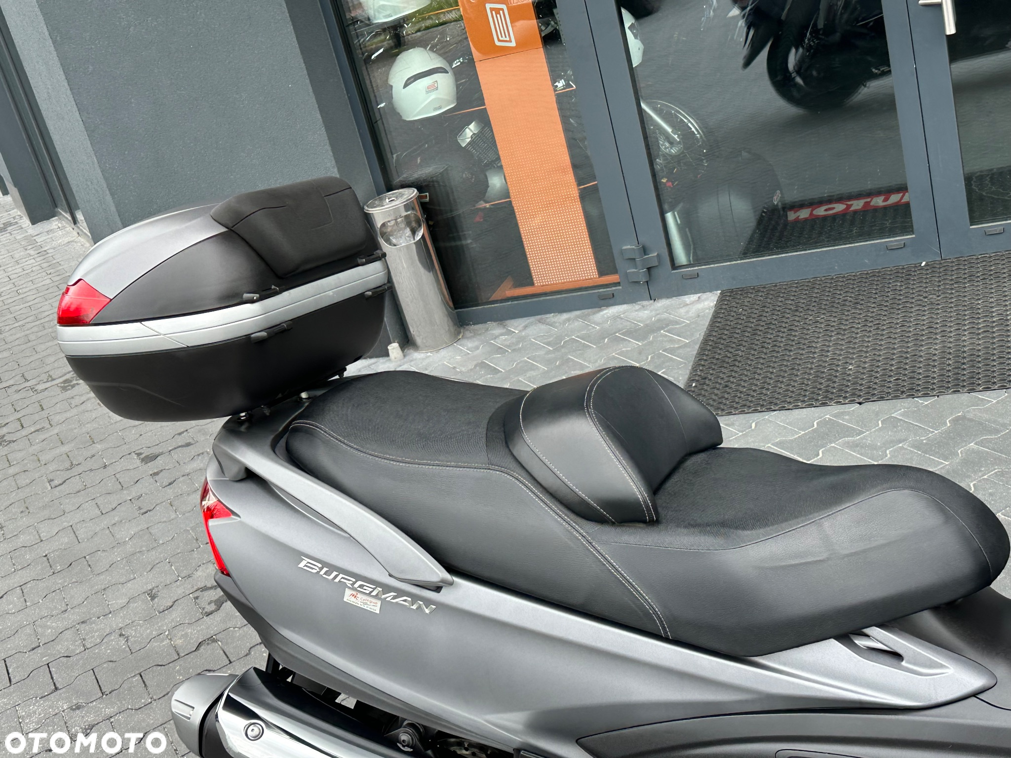 Suzuki Burgman - 12