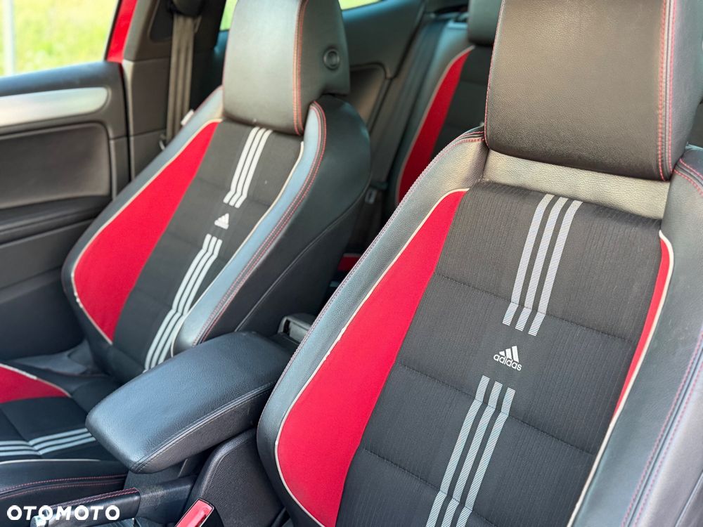 Volkswagen Golf GTI 2.0 TSI OPF Performance - 10