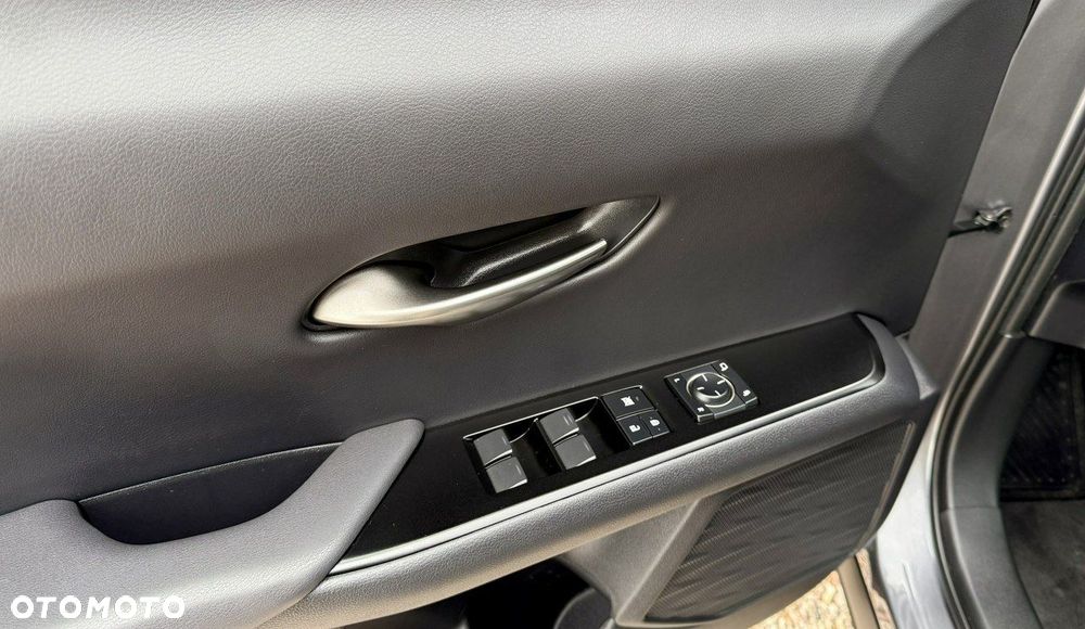 Lexus UX - 37