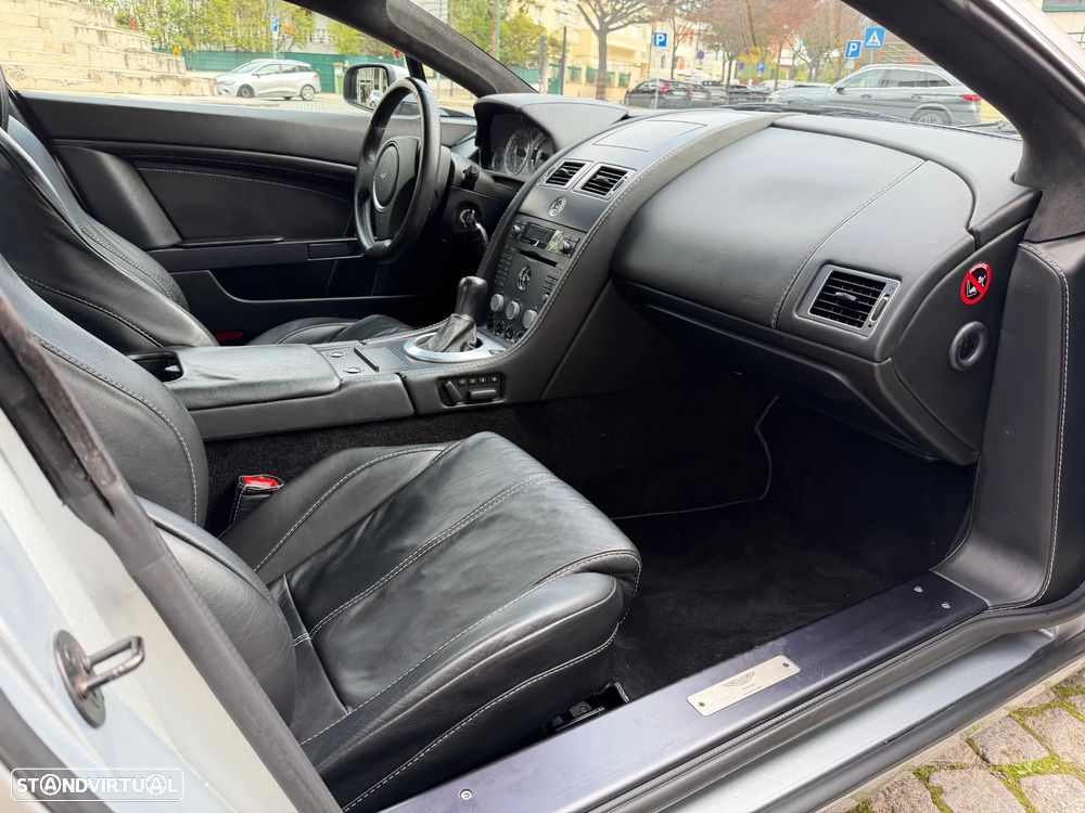 Aston Martin Vantage Coupe V8 - 5