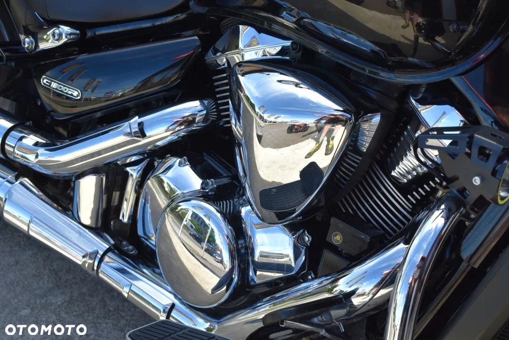 Suzuki Intruder - 37