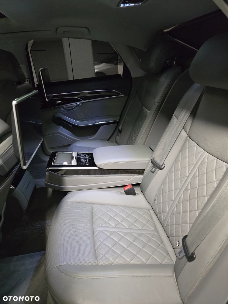 Audi A8 - 10