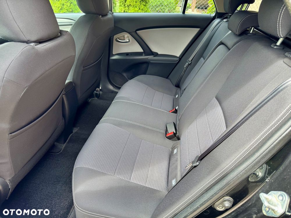 Toyota Avensis Combi 1.8 Multidrive S Executive - 11