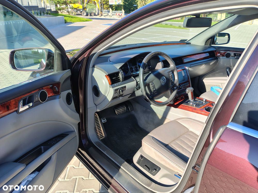 Volkswagen Phaeton 2008 photo 5