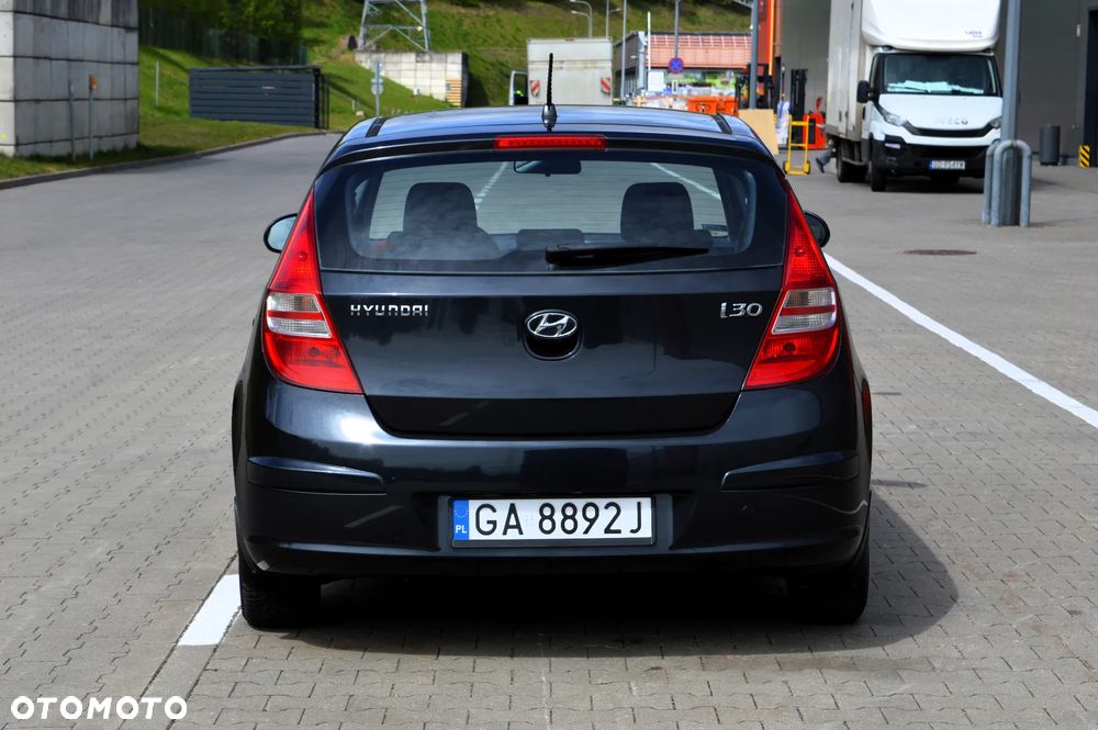 Hyundai i30 1.4 Classic + - 29