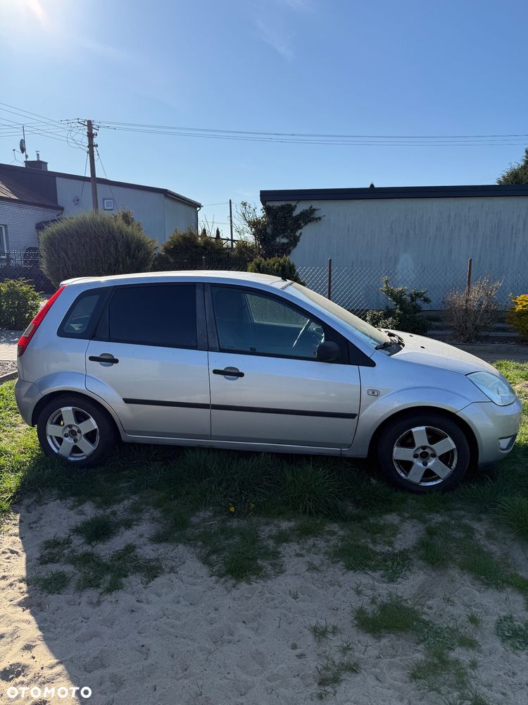Ford Fiesta 1.4 Ghia - 4