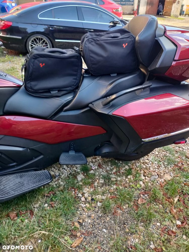 Can-Am Spyder - 11