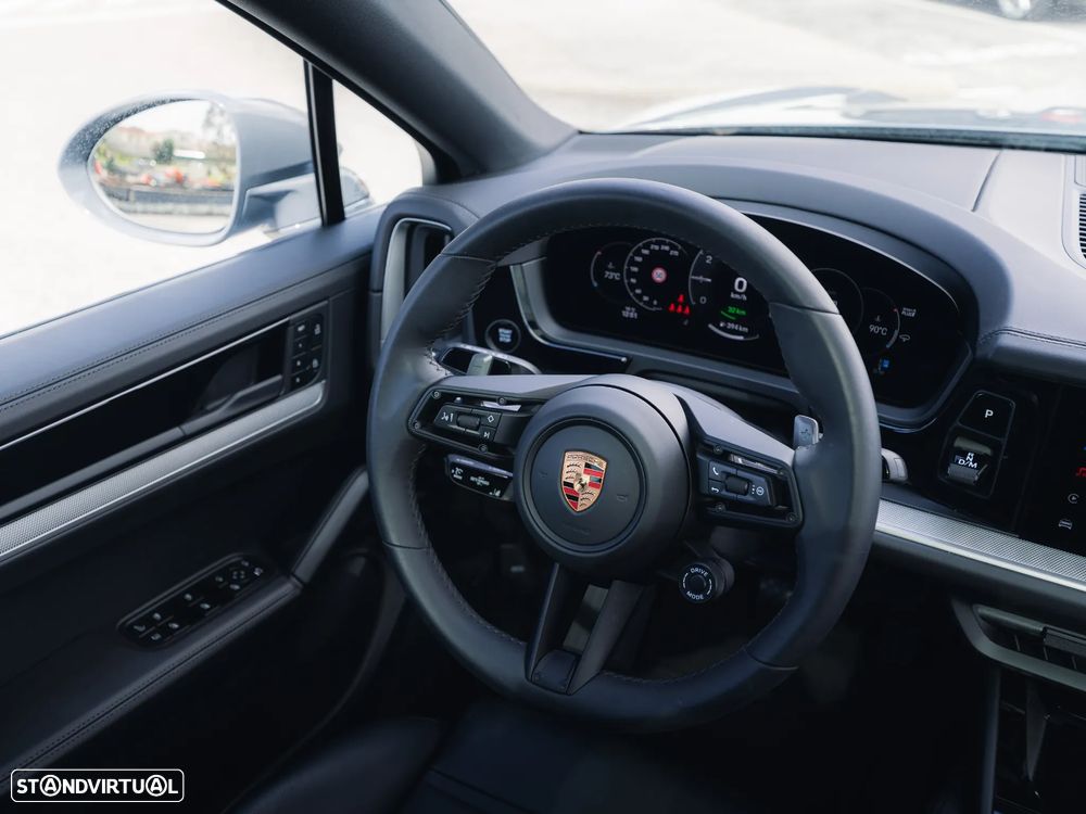 Porsche Cayenne Coupé E-Hybrid - 16