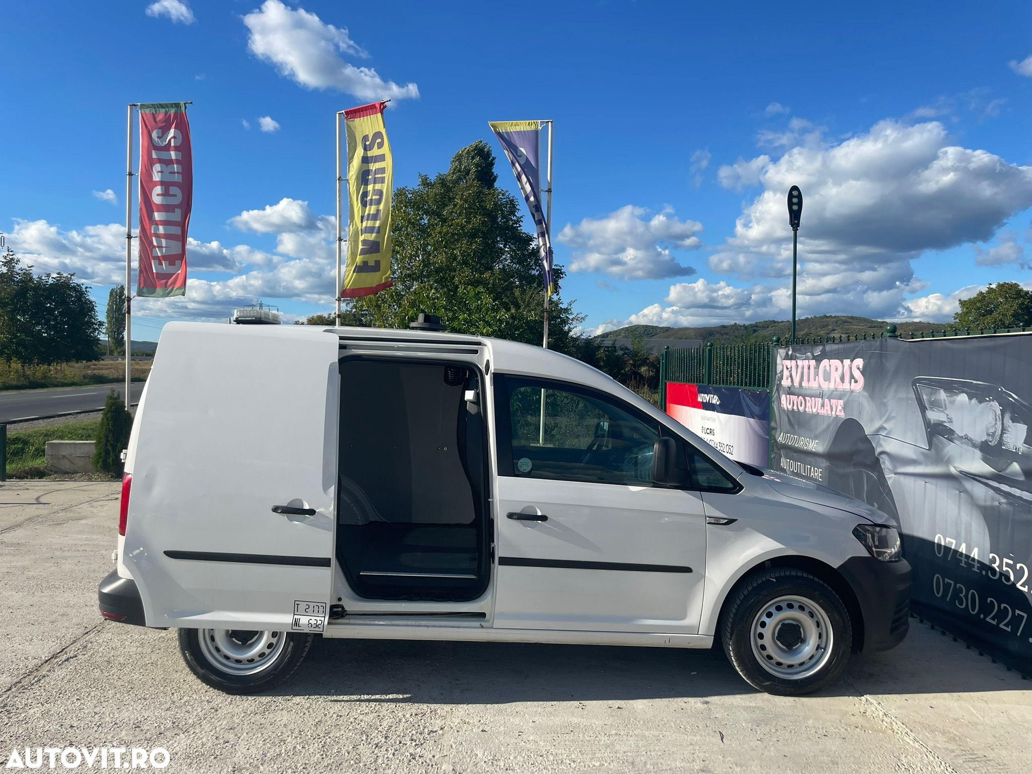 Volkswagen Caddy 2.0 TDI DSG - 14