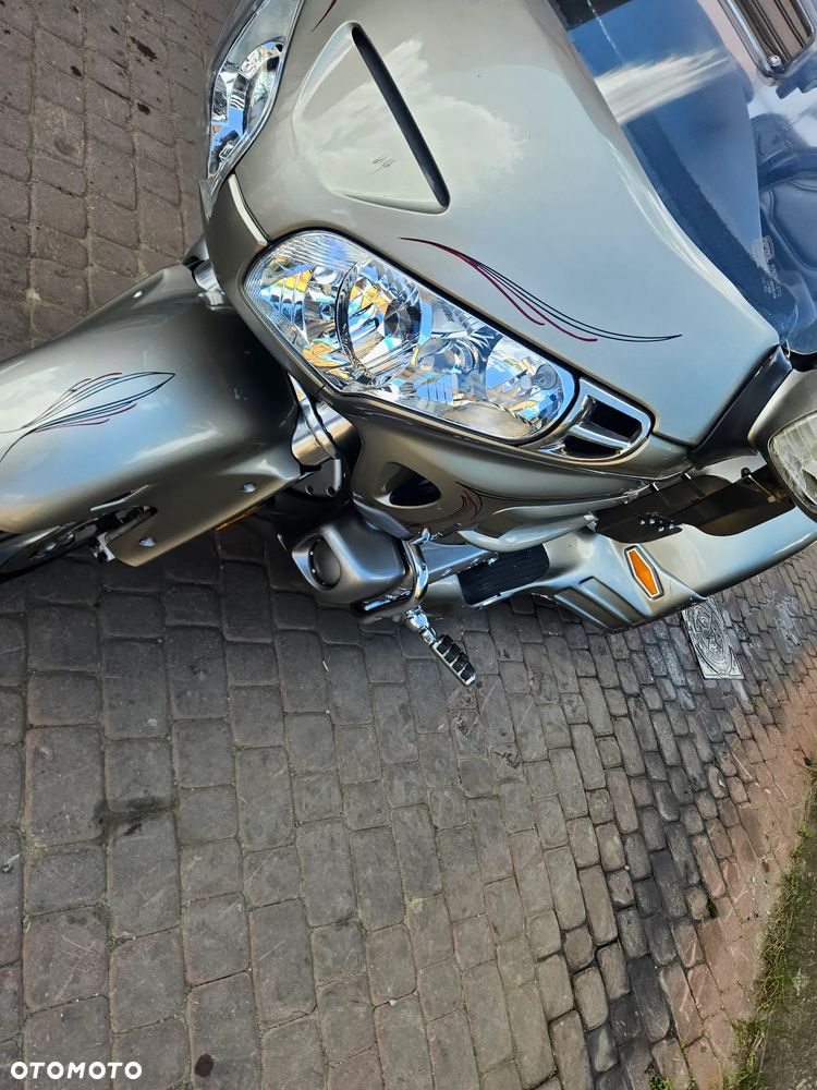 Honda GL - 9
