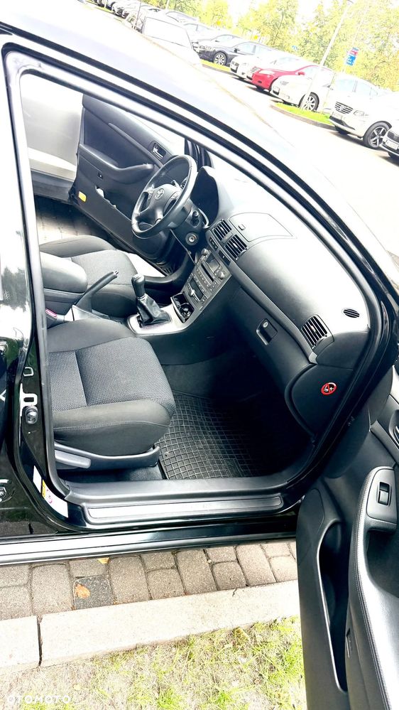 Toyota Avensis 1.8 VVT-i Sol - 14
