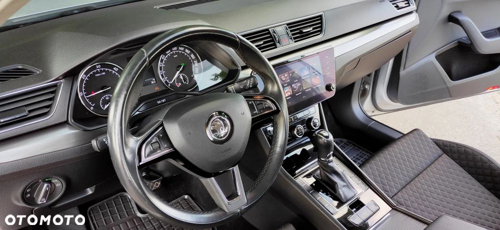 Skoda Superb 2.0 TDI DSG Ambition - 17
