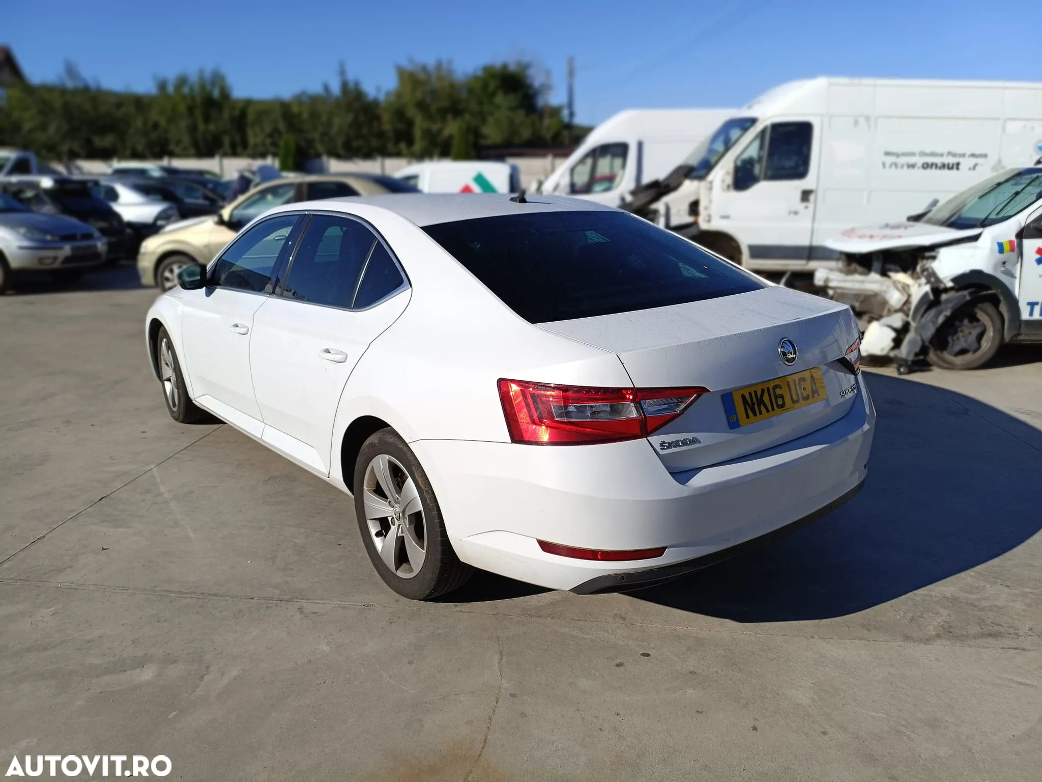 Dezmembram Skoda Superb 3 - 2