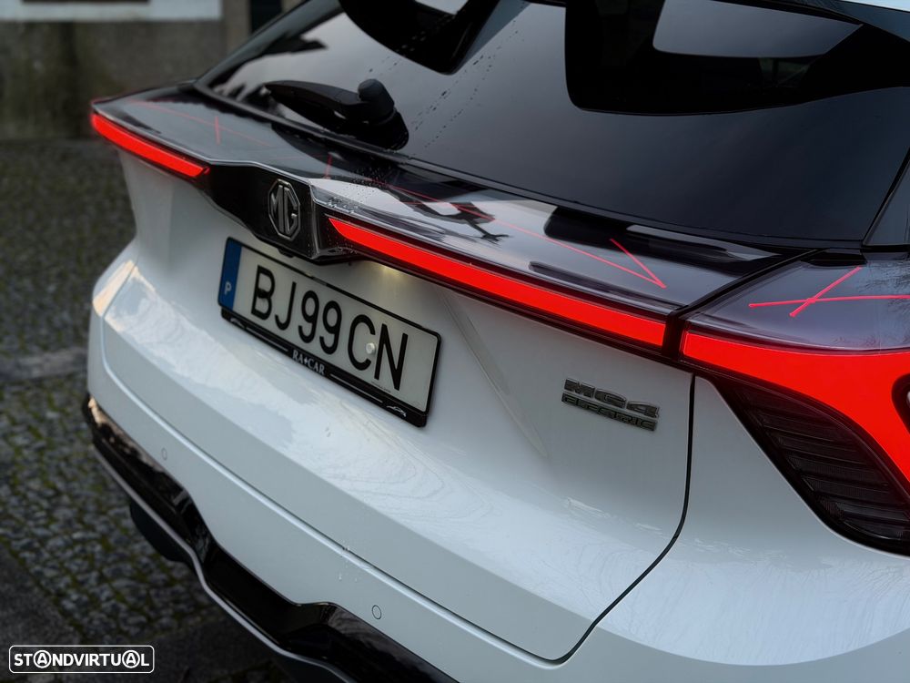 MG MG4 64 kWh XPower Luxury - 18