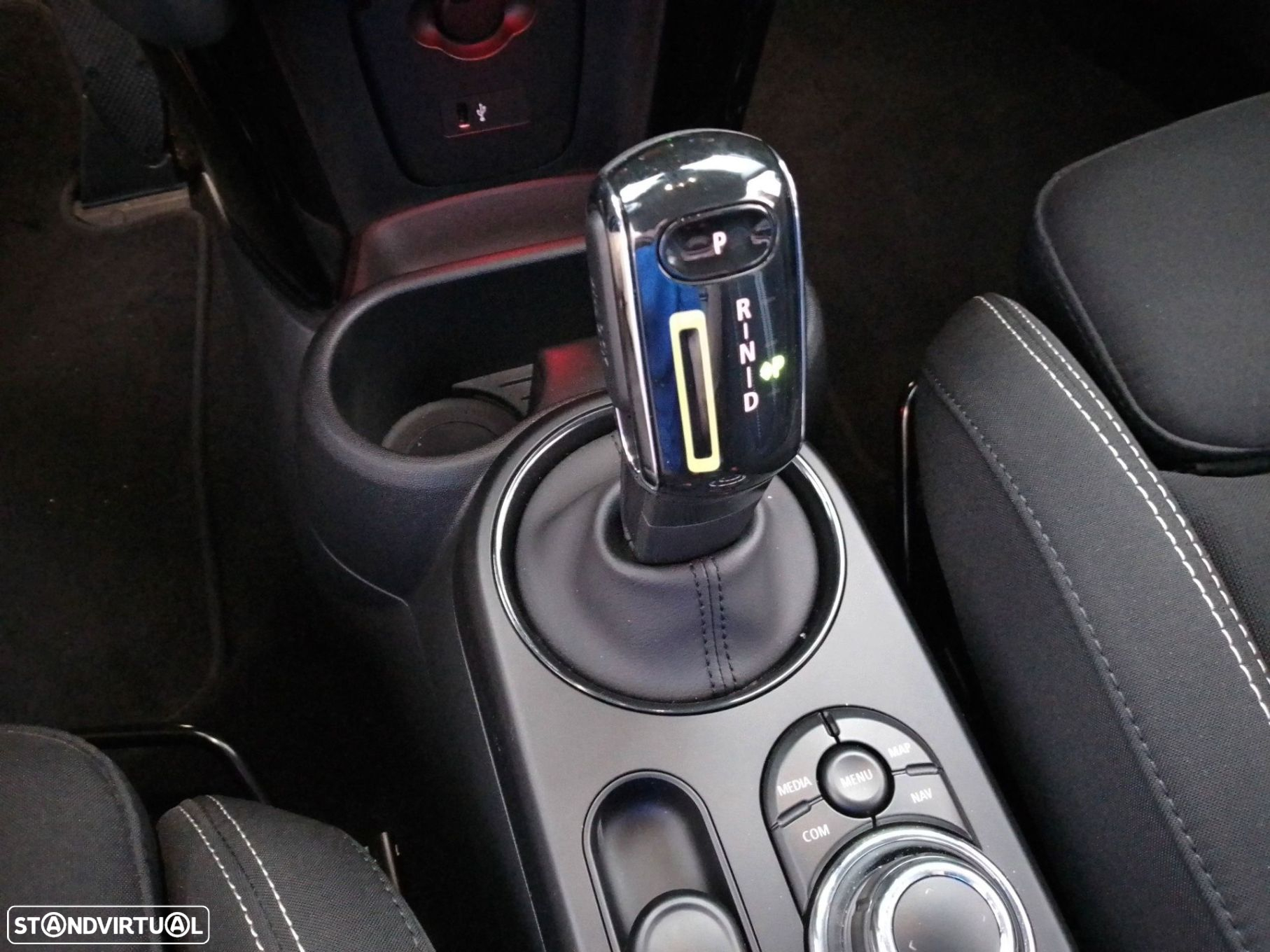 MINI 3 Portas Cooper SE Premium Classic - 16