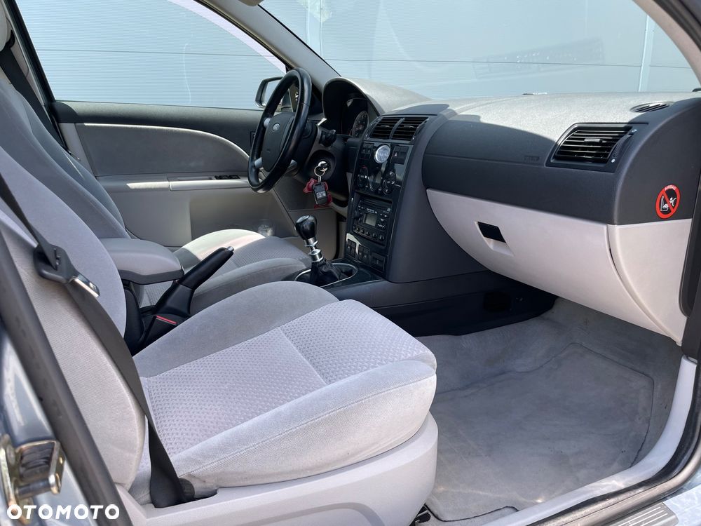 Ford Mondeo - 12