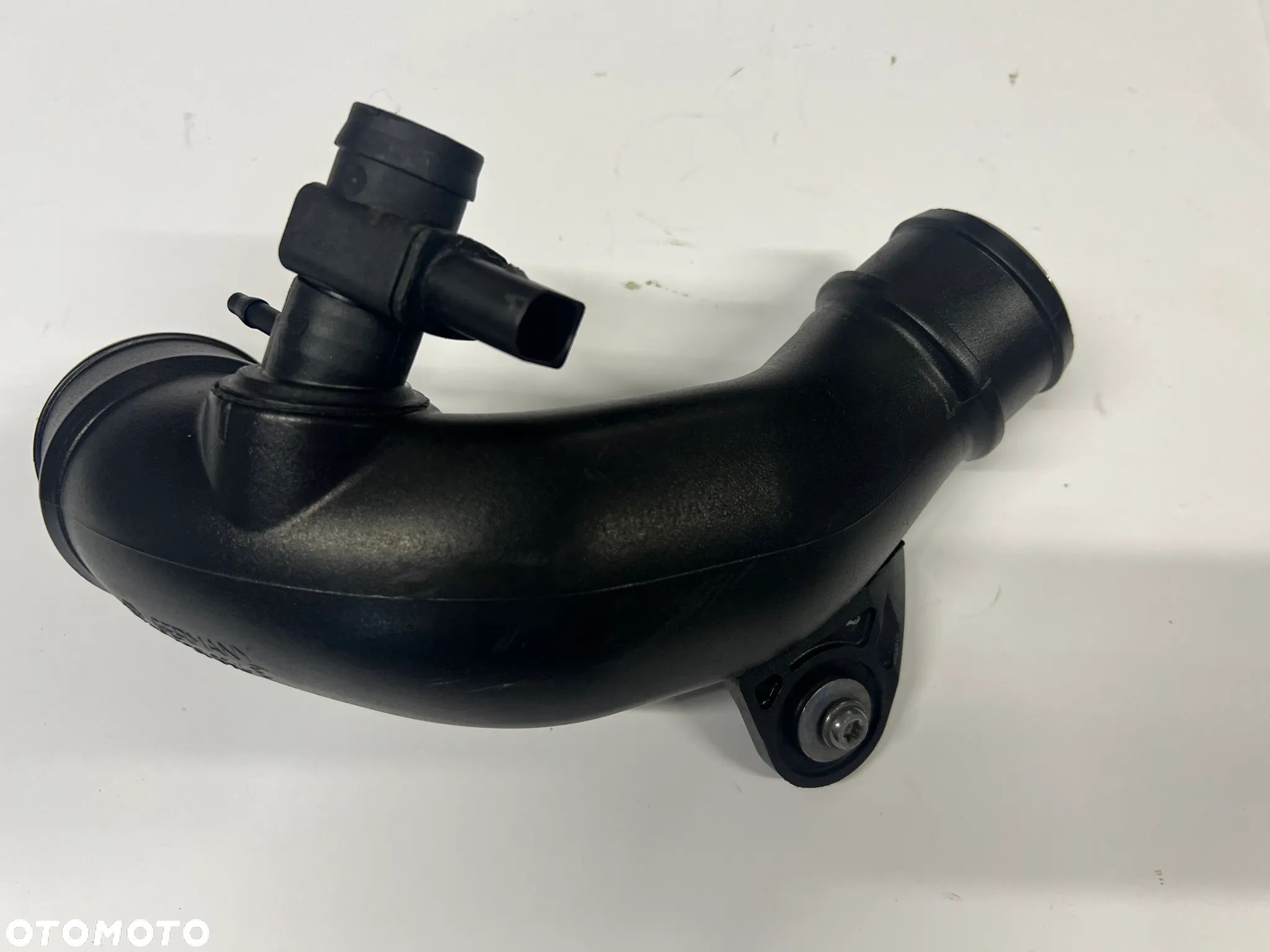 VW T6 2,0TSi  rura przewód powietrza turbiny 7E0129654E. - 1
