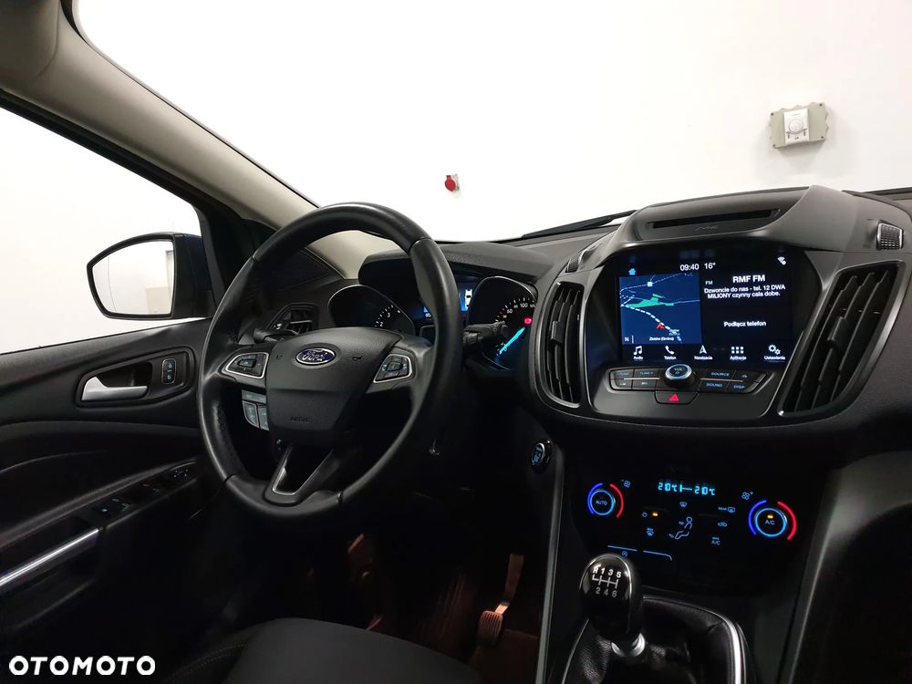 Ford Kuga 1.5 EcoBoost 2x4 Titanium - 35