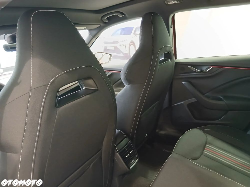 Skoda Kamiq 1.5 TSI Monte Carlo DSG - 8