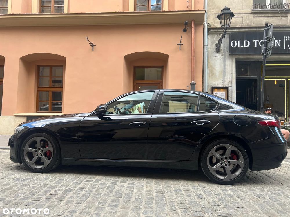 Alfa Romeo Giulia 2.0 Turbo Veloce Q4 - 6